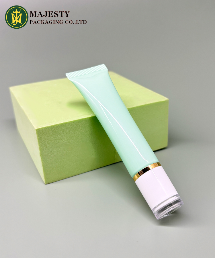 Lip Gloss Tube with Silicone Applicator