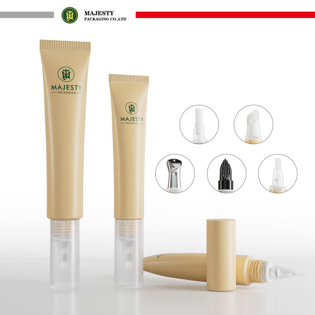 Multifunctional Empty Cosmetic Plastic Tube Packaging Eyecream Lipbalm Lipstick Lipgloss Plastic Tube 10ml 15ml 30ml Applicator