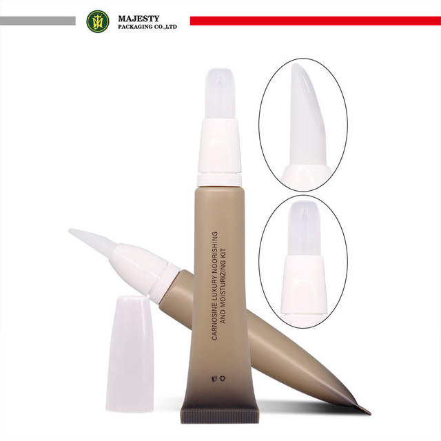 Custom Logo Lip Gloss And Eye Care Cream Packaging Container Hydrating Lip Gloss with Plastic Material for Cosmetics