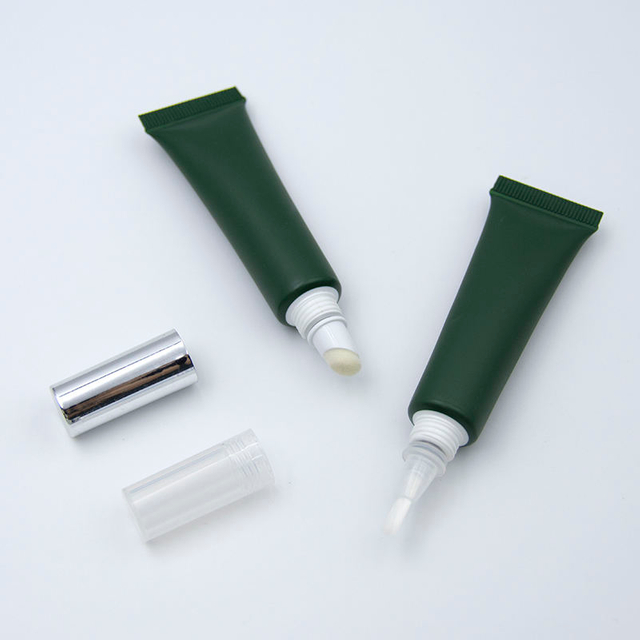 Empty Soft Squeeze Plastic Cosmetic Packaging Cuticle Oil Nail Polish Oil Tube Lip Gloss Tubes Lip Balm Applicator Brush Spone