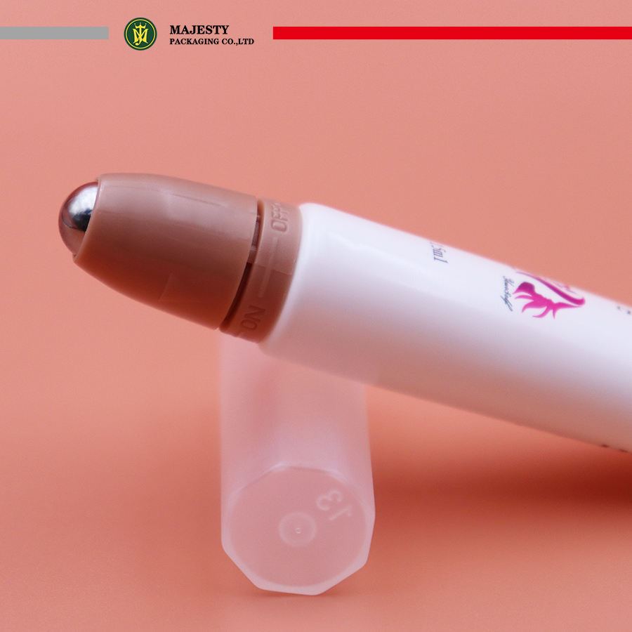 Single Roller Applicator Tube With Switch 5ml/10ml/15ml Customizable Lipstick Lipgloss Lipbalm Tube Plastic Cosmetic Packaging