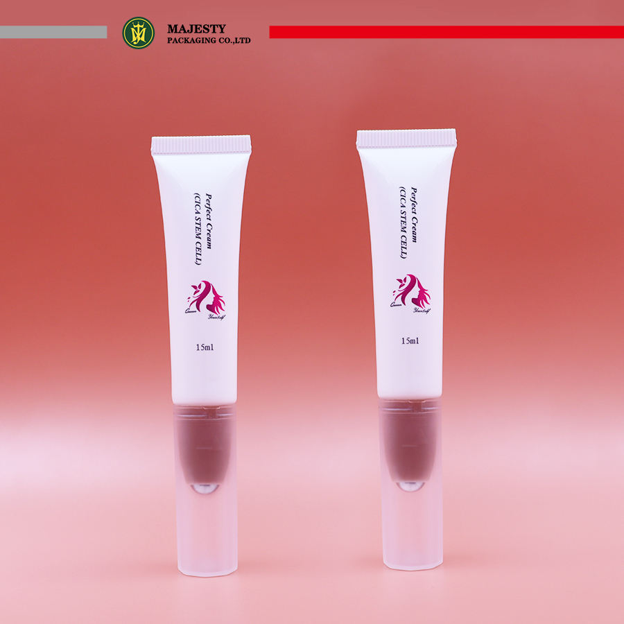 Single Roller Applicator Tube With Switch 5ml/10ml/15ml Customizable Lipstick Lipgloss Lipbalm Tube Plastic Cosmetic Packaging