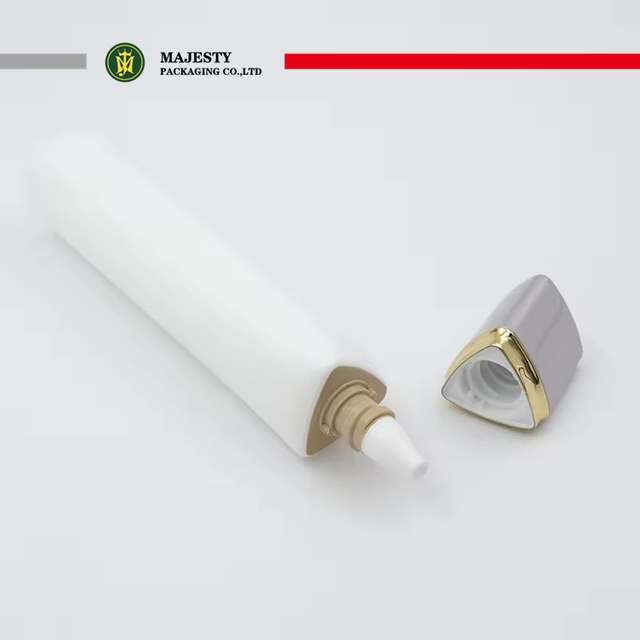 Custom Logo Triangle Squeeze Tube 30mm Empty Packaging Face Wash Cream Lipstick 0.5mm Thickness PP Material Screw Cap Sunscreen