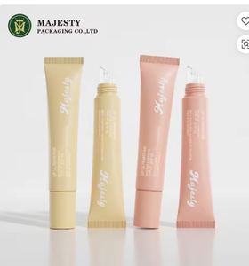 Lip tube packaging